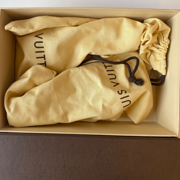 SOLD ON DEPOP LV Vintage Never Used Pink Monogram Mules - Picture 7 of 10